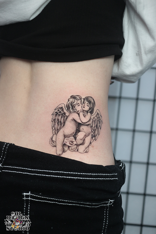 名古屋　タトゥー　女性